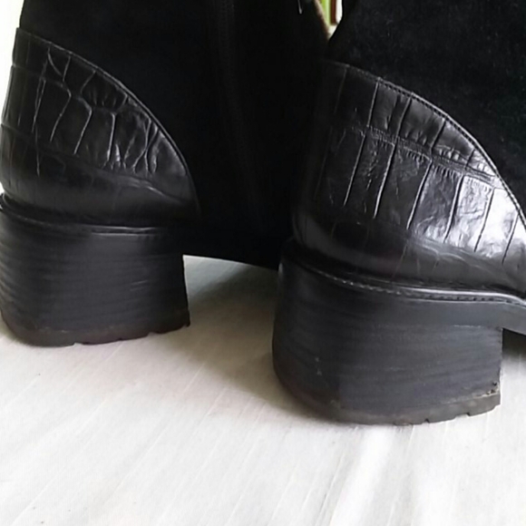 Stuart Weitzman Black Suede Winter Boots - Picture 6 of 11